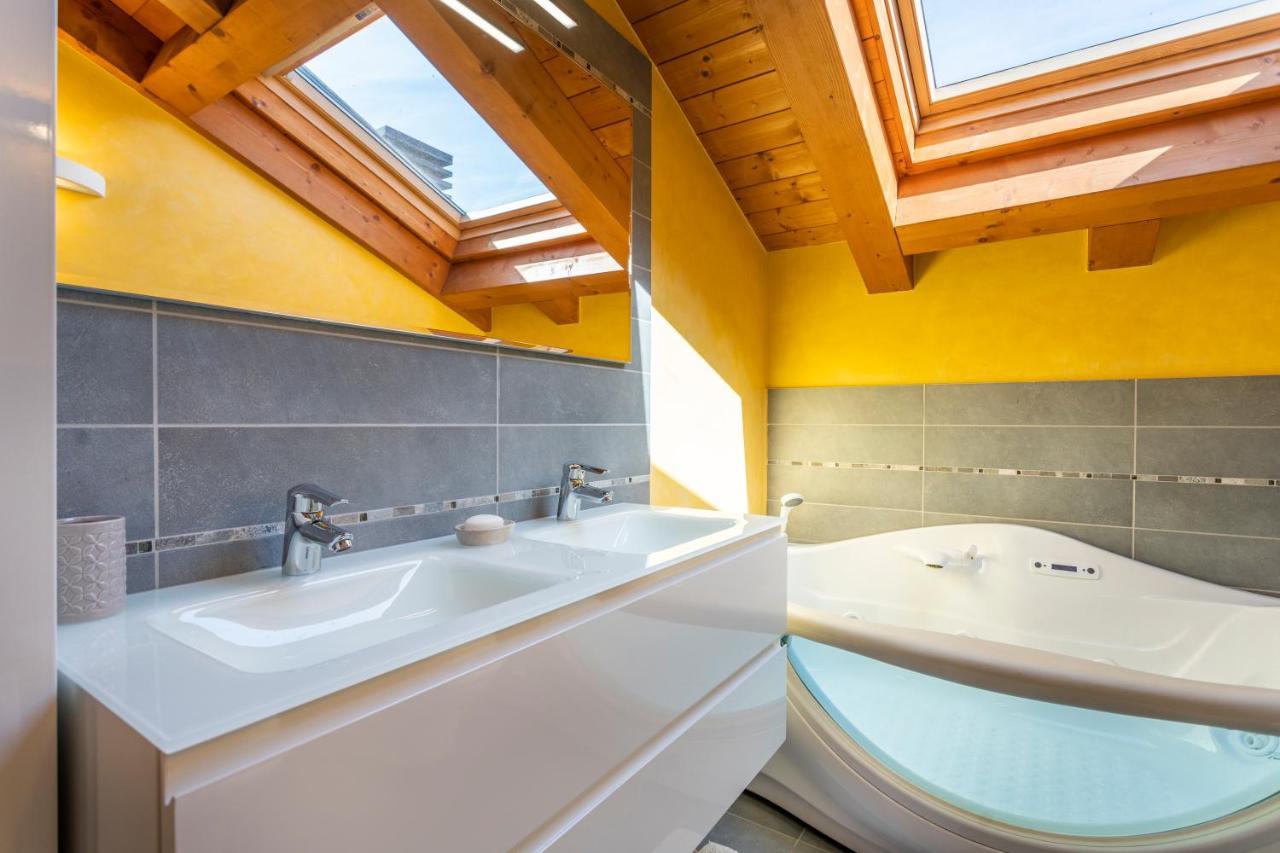New Deal - Apt With Terrace, Jacuzzi & Netflix Palmanova Exterior photo