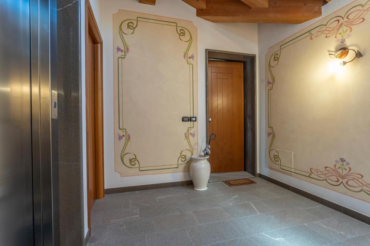 New Deal - Apt With Terrace, Jacuzzi & Netflix Palmanova Exterior photo